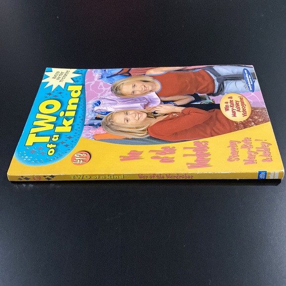 Two of a Kind #13: War of the Wardrobes by Megan Stine - Paperback Novel - Picture 3 of 4